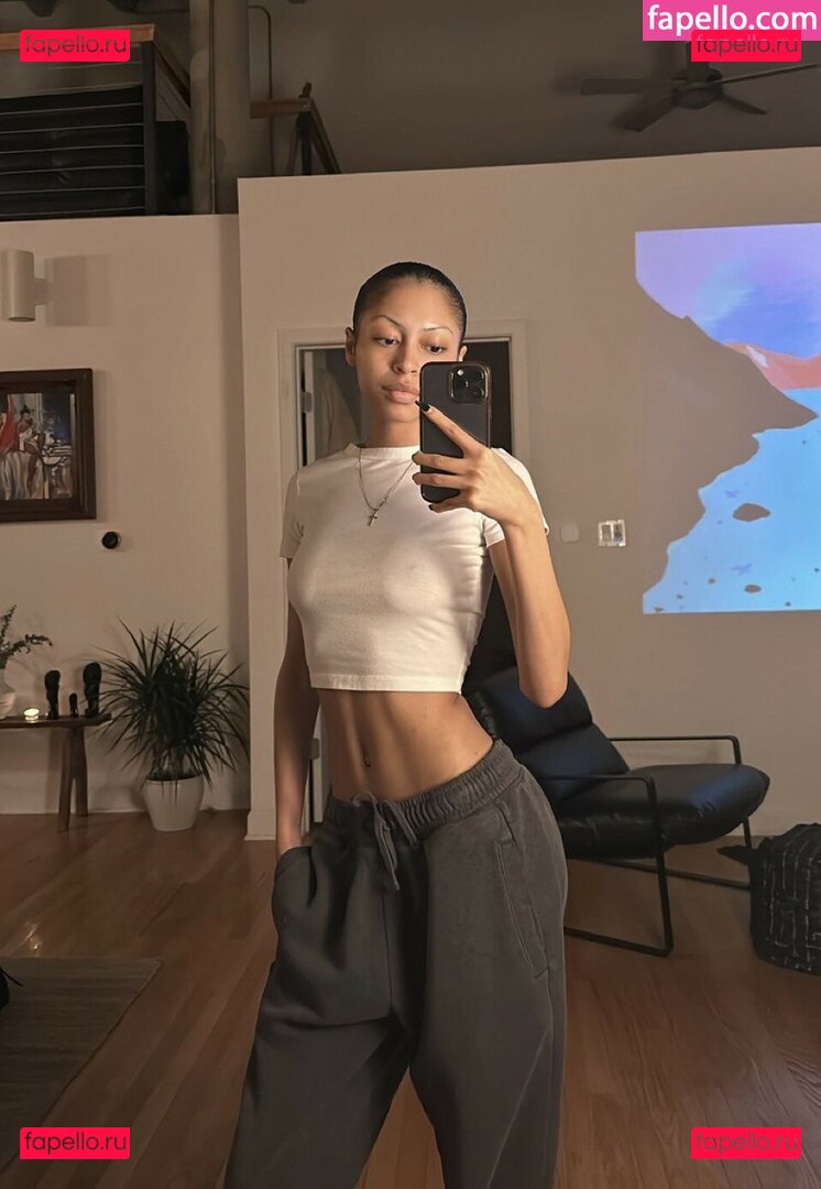 Chas C / Finegalchas / icygalchas Onlyfans Photo Gallery 