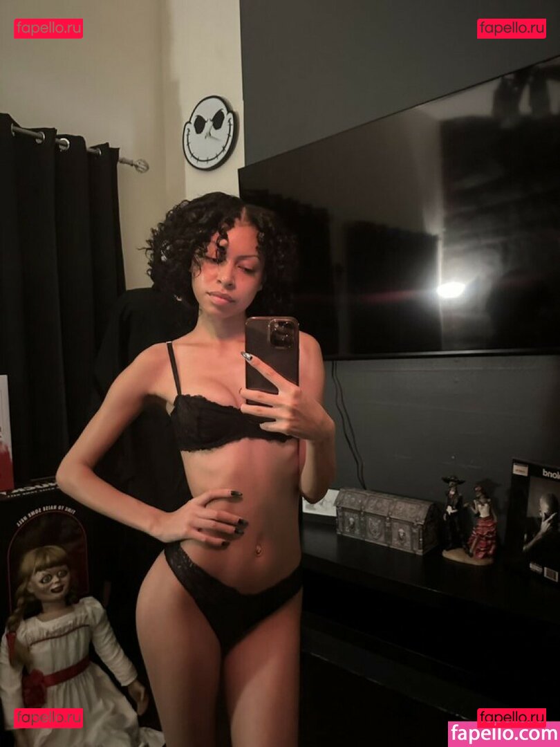 Chas C / Finegalchas / icygalchas Onlyfans Photo Gallery 