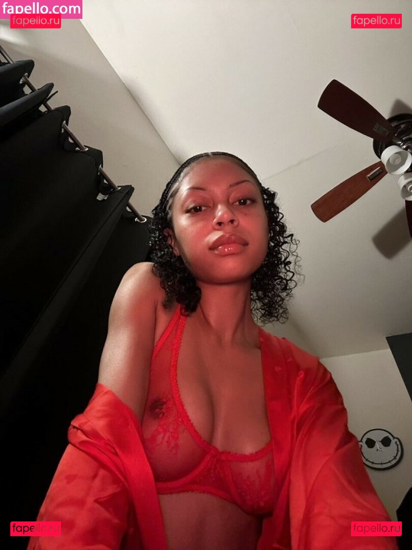 Chas C / Finegalchas / icygalchas Onlyfans Photo Gallery 