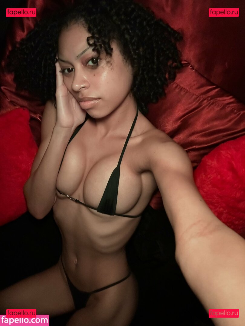 Chas C / Finegalchas / icygalchas Onlyfans Photo Gallery 