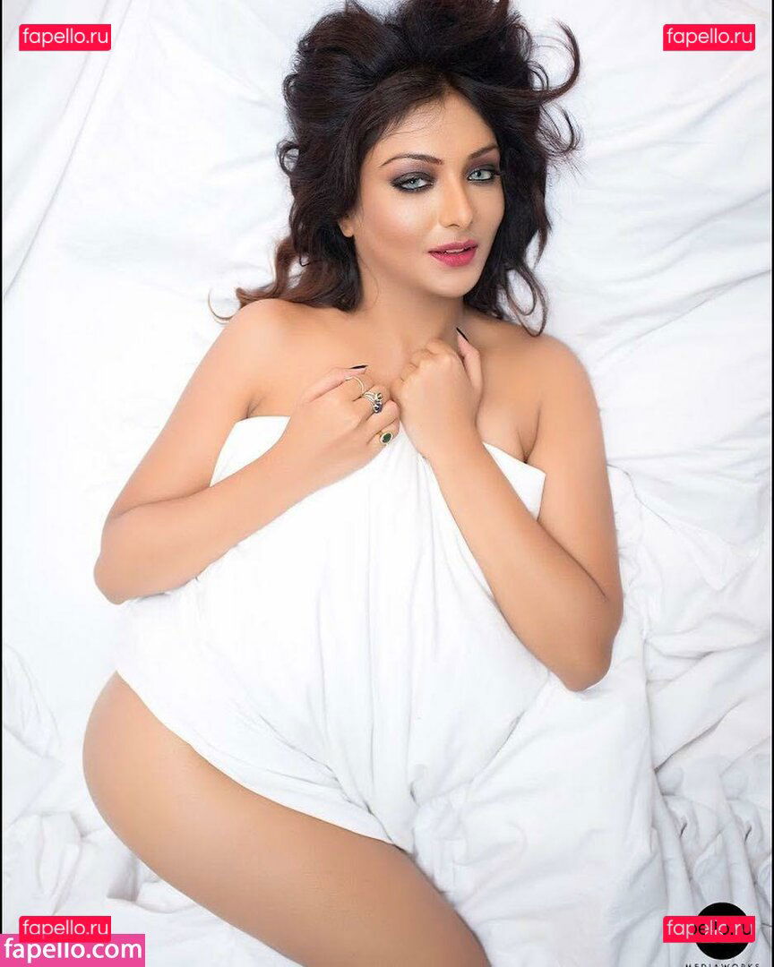 Khushi Mukherjee Onlyfans Photo Gallery 