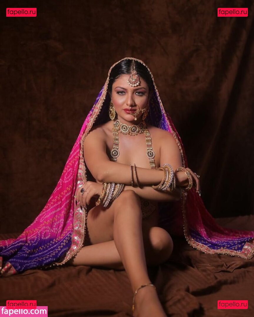 Khushi Mukherjee Onlyfans Photo Gallery 