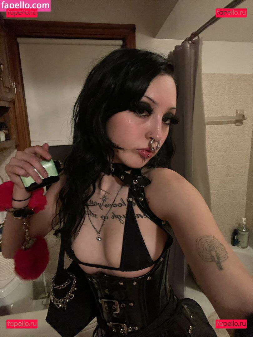 wuvmia / wuvvmia Onlyfans Photo Gallery 