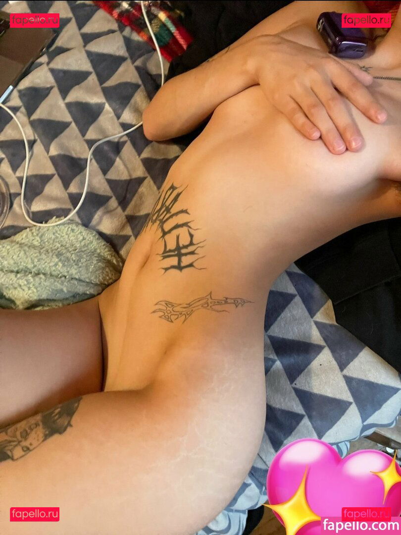 wuvmia / wuvvmia Onlyfans Photo Gallery 