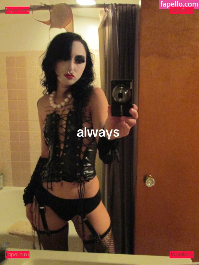 wuvmia / wuvvmia Onlyfans Photo Gallery 