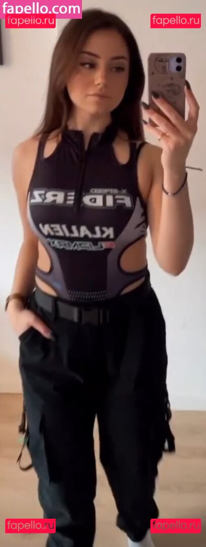 Wer ist sie ? / https: / sorrygirlss_ / throatgoatsell Onlyfans Photo Gallery 