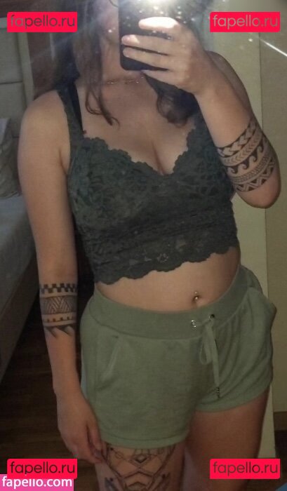 Wer ist sie ? / https: / sorrygirlss_ / throatgoatsell Onlyfans Photo Gallery 