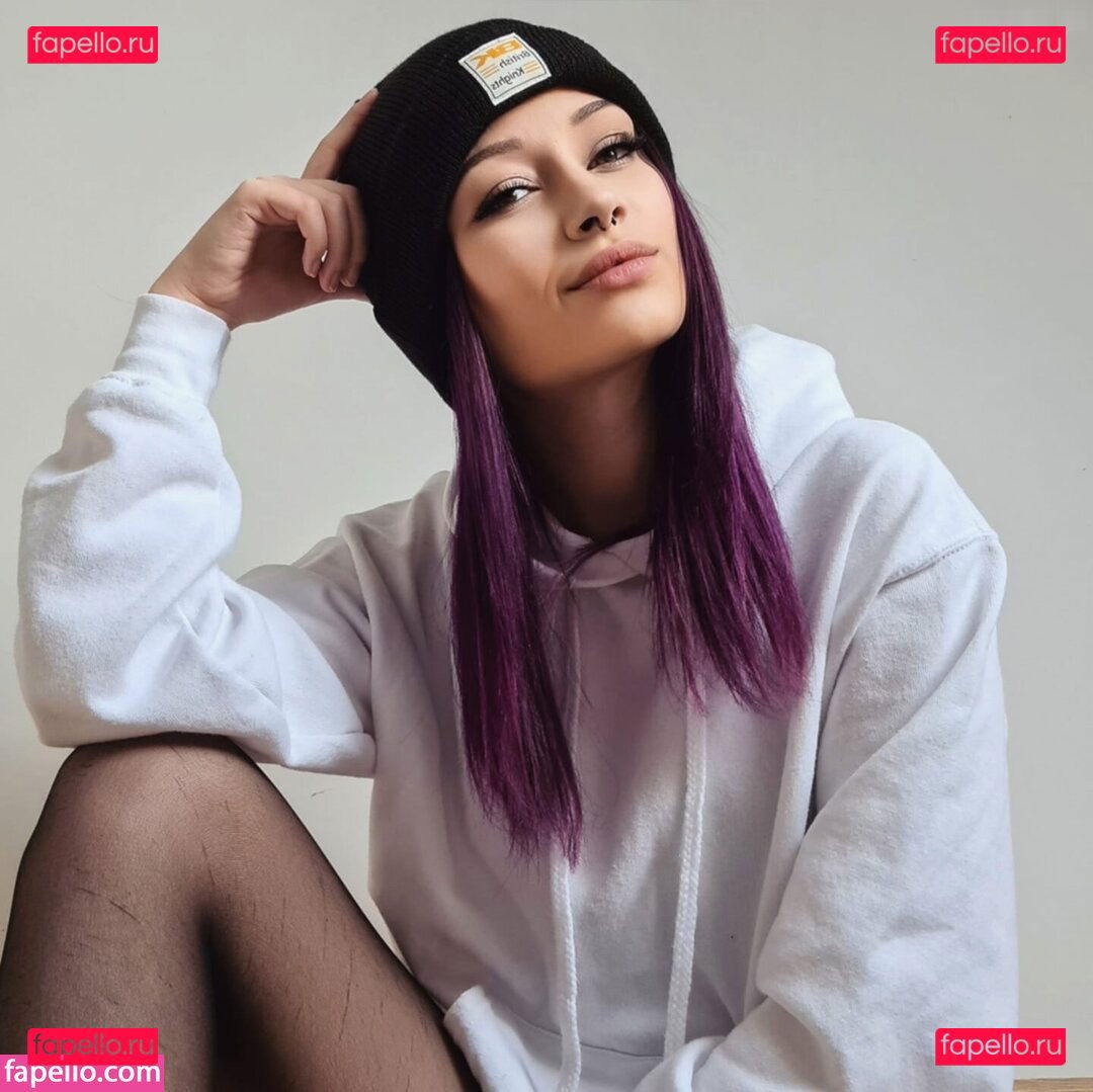 Wer ist sie ? / https: / sorrygirlss_ / throatgoatsell Onlyfans Photo Gallery 