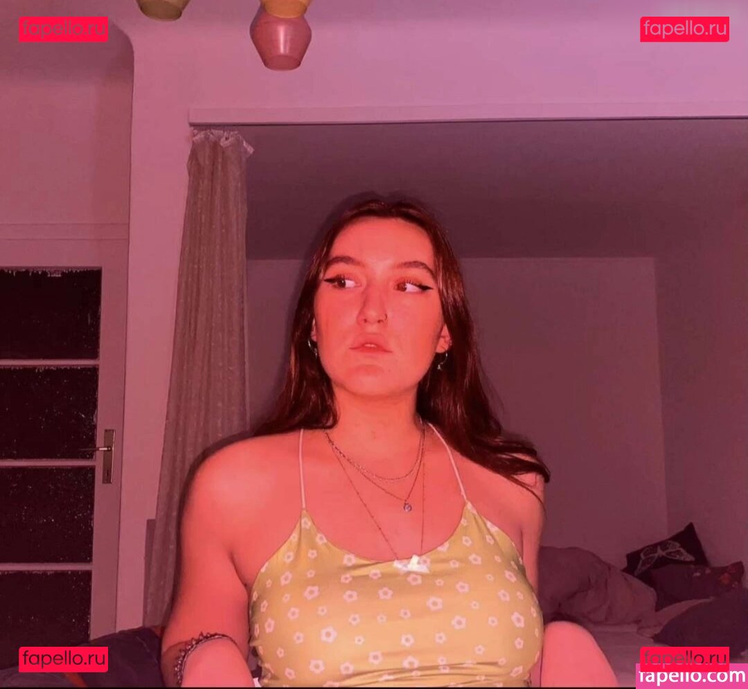 Wer ist sie ? / https: / sorrygirlss_ / throatgoatsell Onlyfans Photo Gallery 