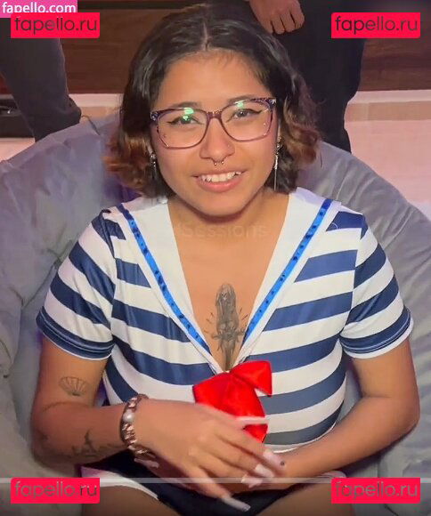 Wer ist sie ? / https: / sorrygirlss_ / throatgoatsell Onlyfans Photo Gallery 