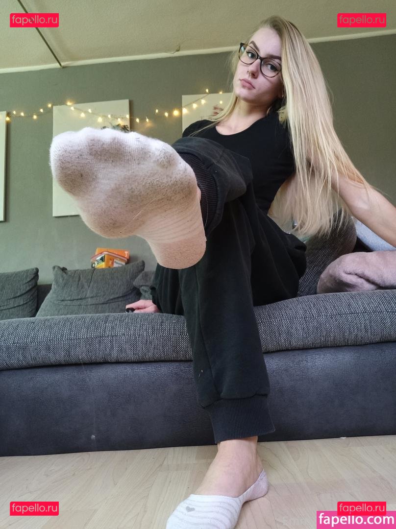 Emmysfeetandsocks Nude Onlyfans Photo 17