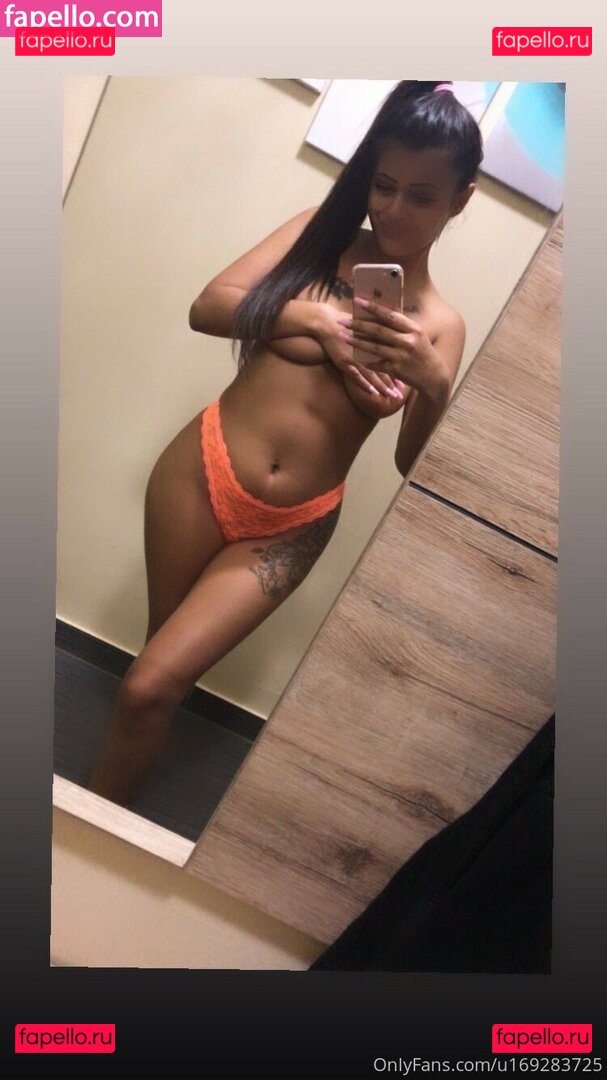 Berki Loretta Nude Onlyfans Photo 21