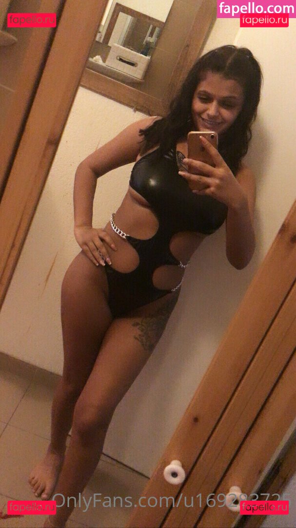 Berki Loretta Nude Onlyfans Photo 11