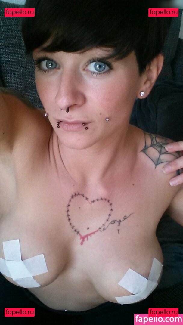 Lizzyvanhyde Nude Onlyfans Photo 30