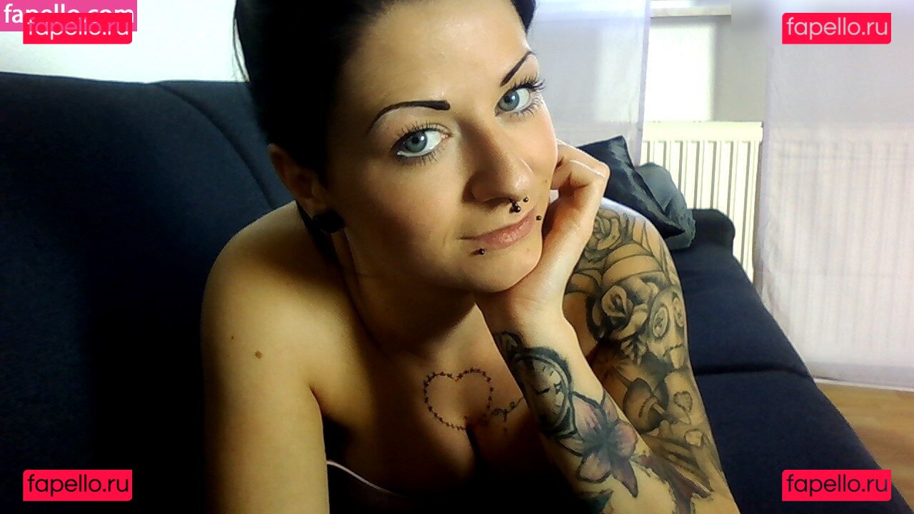 Lizzyvanhyde Nude Onlyfans Photo 15