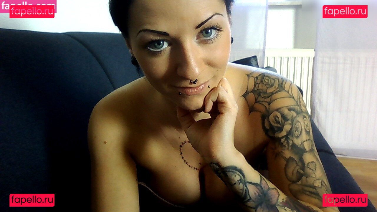 Lizzyvanhyde Nude Onlyfans Photo 13