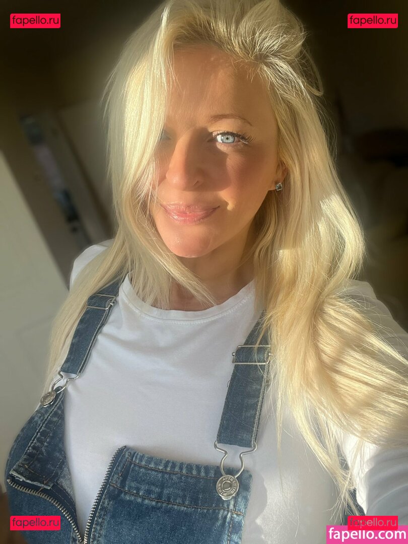 Julie Nude Onlyfans Photo 47