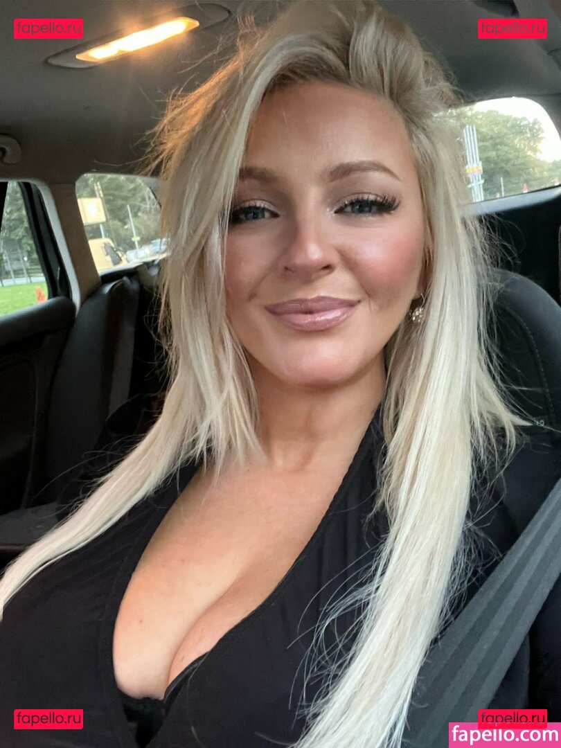 Julie Nude Onlyfans Photo 44