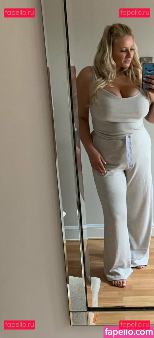 Julie Nude Onlyfans Photo 31