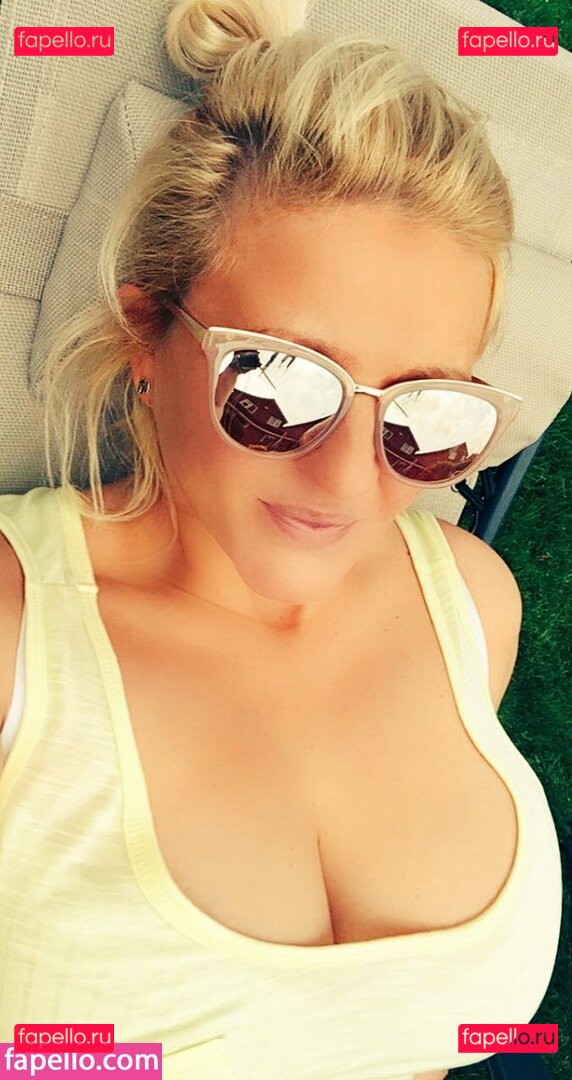 Julie Nude Onlyfans Photo 23