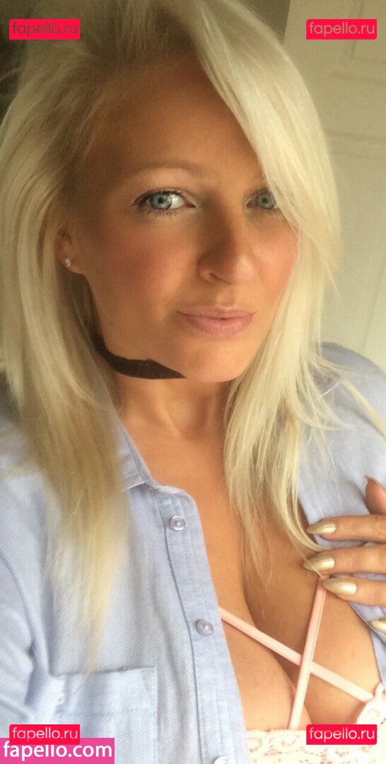 Julie Nude Onlyfans Photo 20