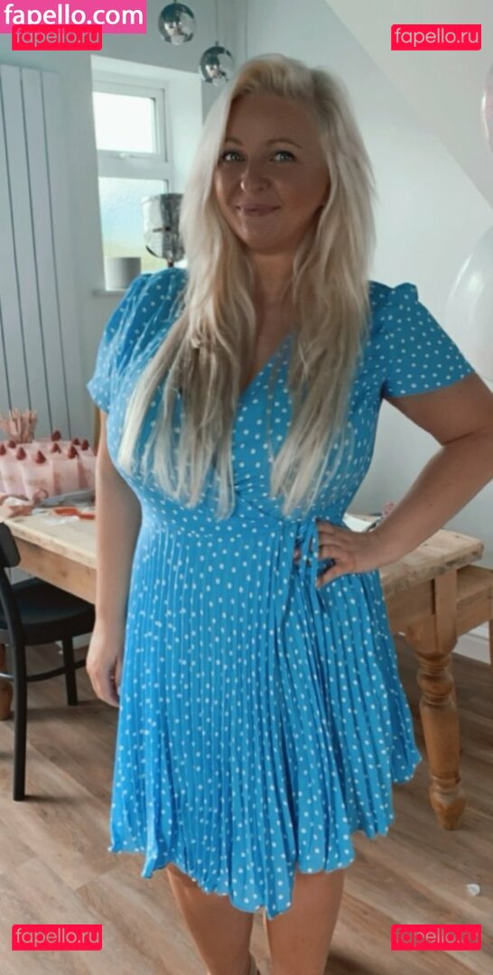 Julie Nude Onlyfans Photo 5