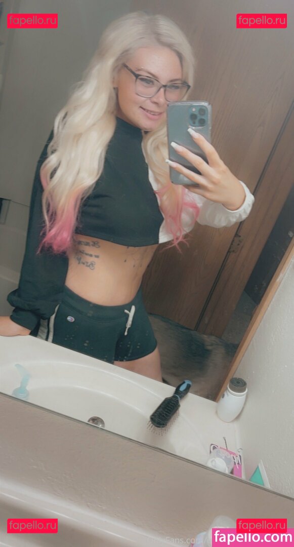 qlfjj / queenbeeautiful2021 Onlyfans Photo Gallery 