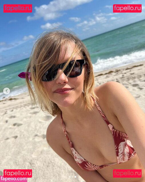 Grace VanderWaal / gracevanderwaal Onlyfans Photo Gallery 