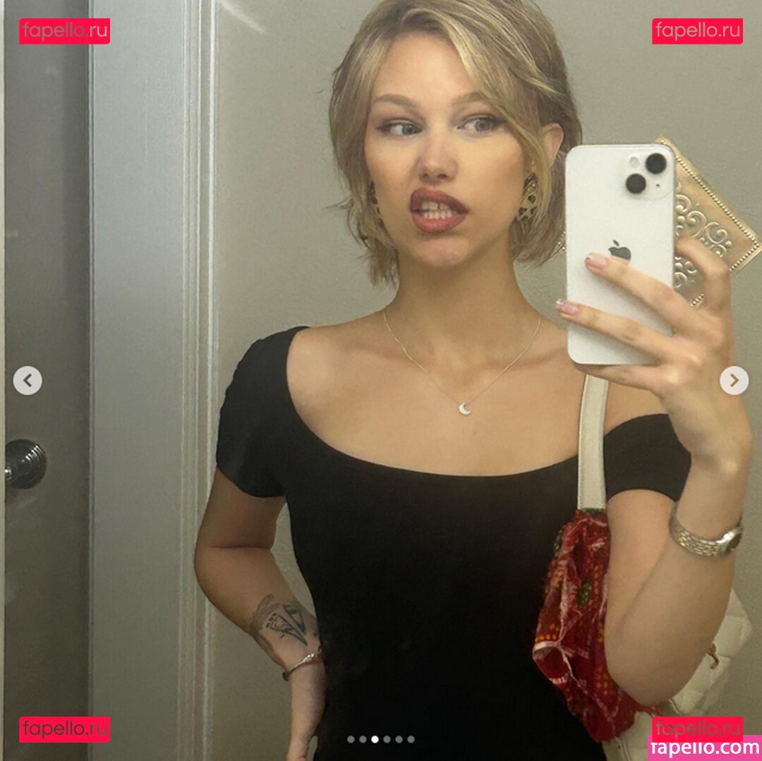 Grace VanderWaal / gracevanderwaal Onlyfans Photo Gallery 