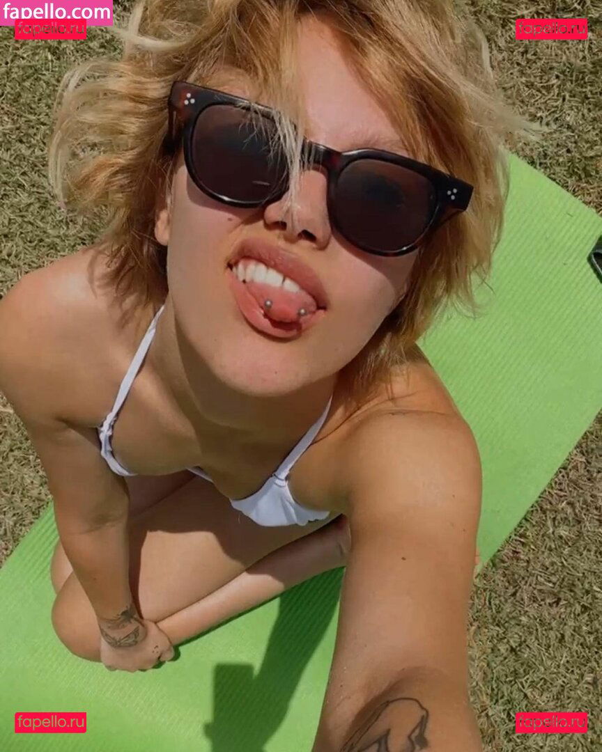 Grace VanderWaal / gracevanderwaal Onlyfans Photo Gallery 