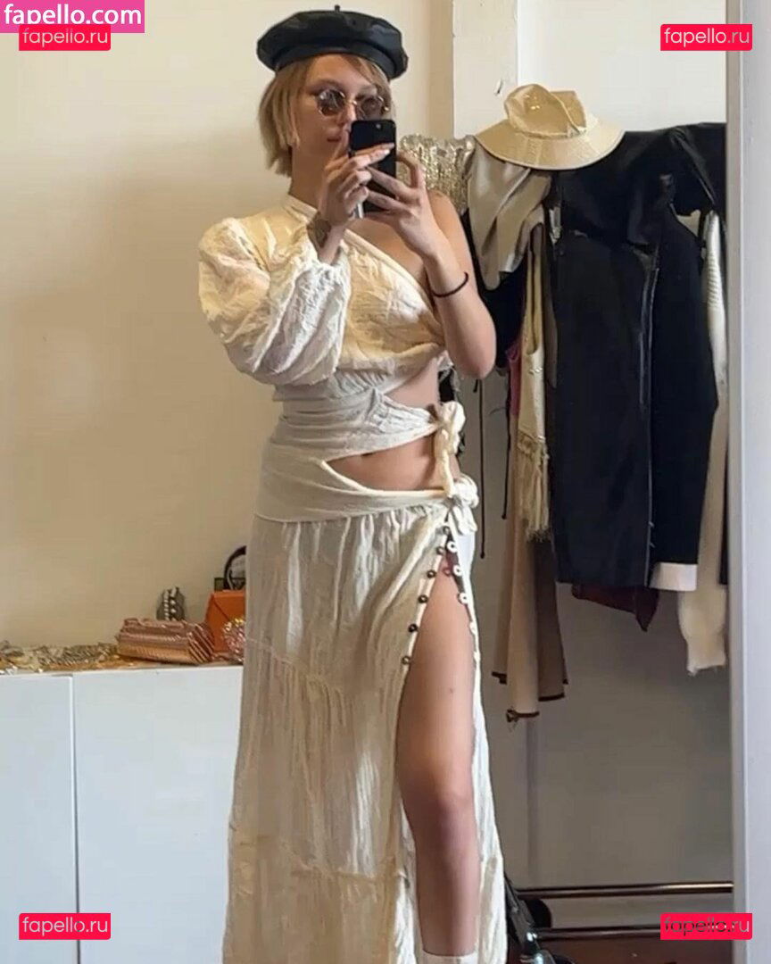 Grace VanderWaal / gracevanderwaal Onlyfans Photo Gallery 