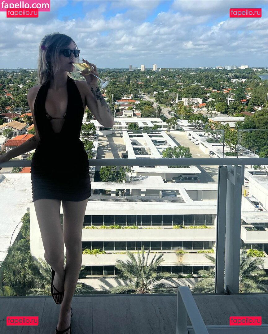 Grace VanderWaal / gracevanderwaal Onlyfans Photo Gallery 