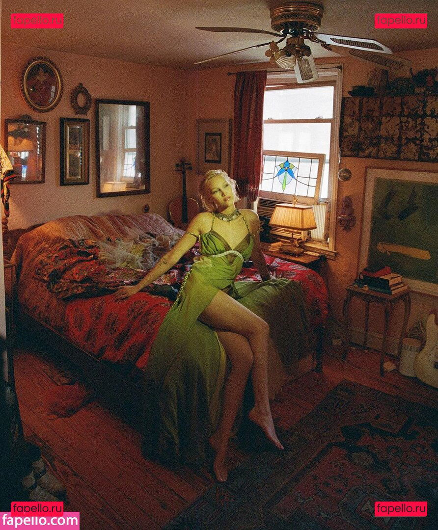 Grace VanderWaal / gracevanderwaal Onlyfans Photo Gallery 