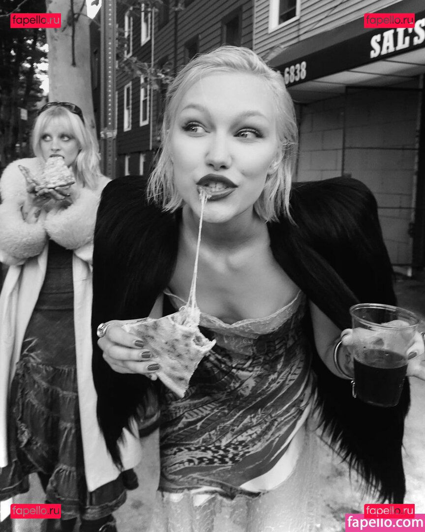 Grace VanderWaal / gracevanderwaal Onlyfans Photo Gallery 