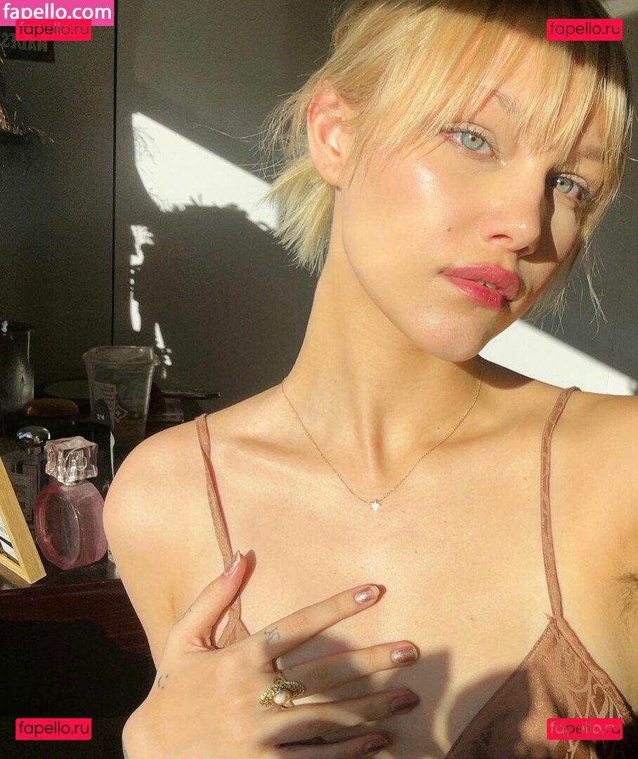 Grace VanderWaal / gracevanderwaal Onlyfans Photo Gallery 