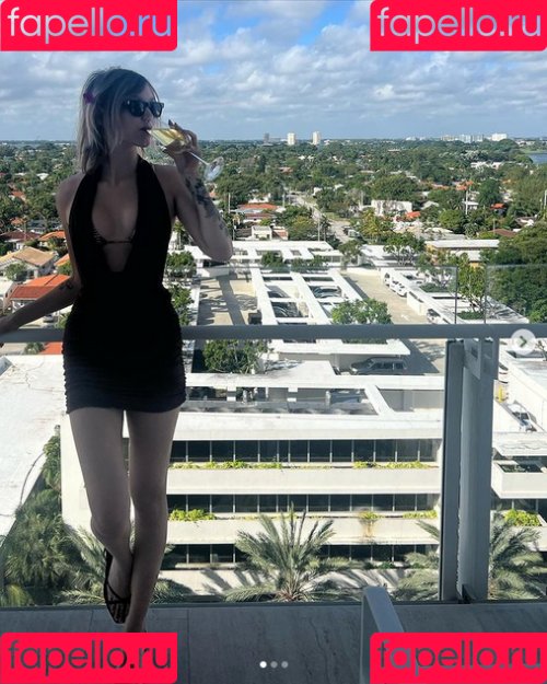 Grace VanderWaal Nude Onlyfans Photo 19