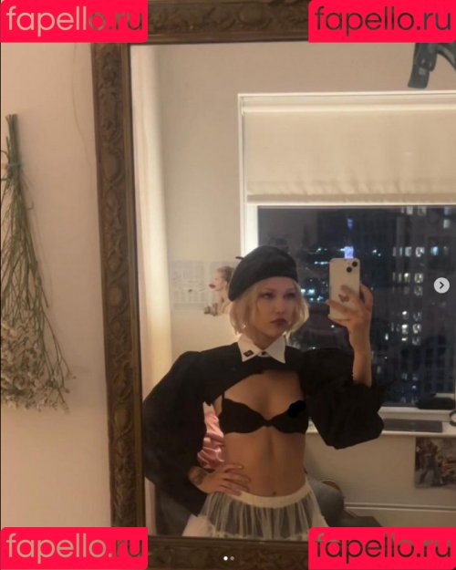 Grace VanderWaal Nude Onlyfans Photo 13