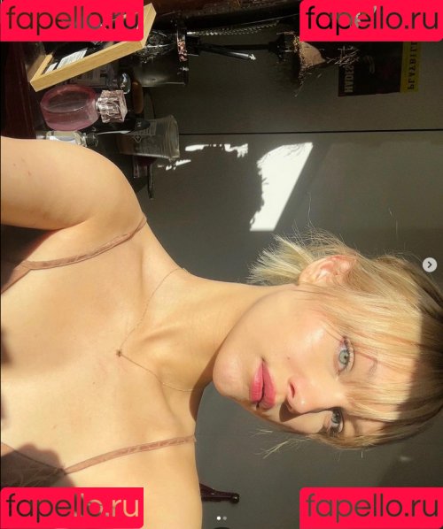 Grace VanderWaal Nude Onlyfans Photo 11