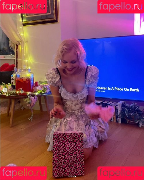 Grace VanderWaal Nude Onlyfans Photo 9