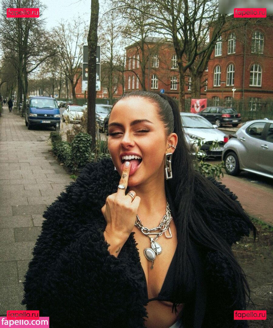 Anna Grey / annagrey.music Onlyfans Photo Gallery 