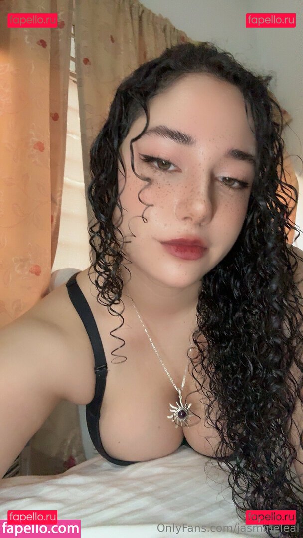 itsmejasmineleal / jasmineleal Onlyfans Photo Gallery 