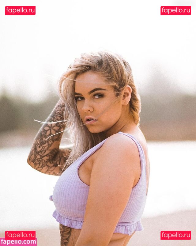 Tizeax Nude Onlyfans Photo 22