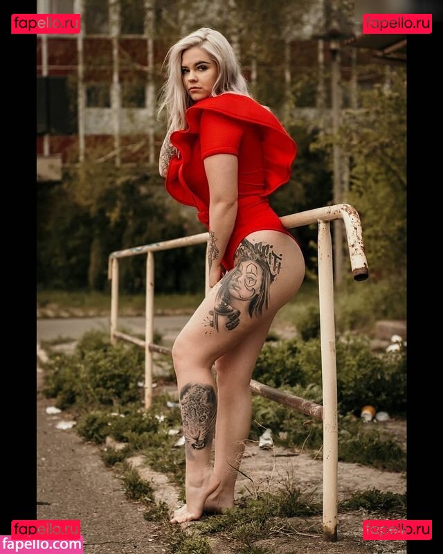 Tizeax Nude Onlyfans Photo 9