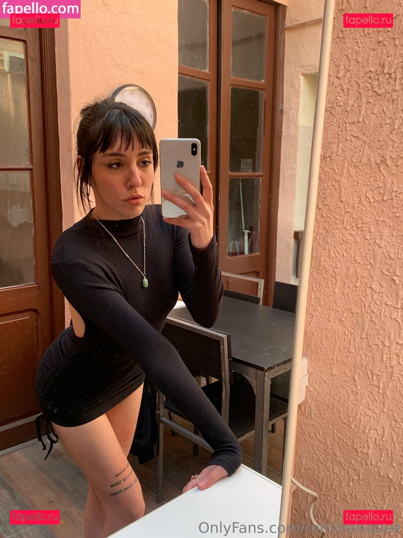 rominababee Nude Onlyfans Photo 15