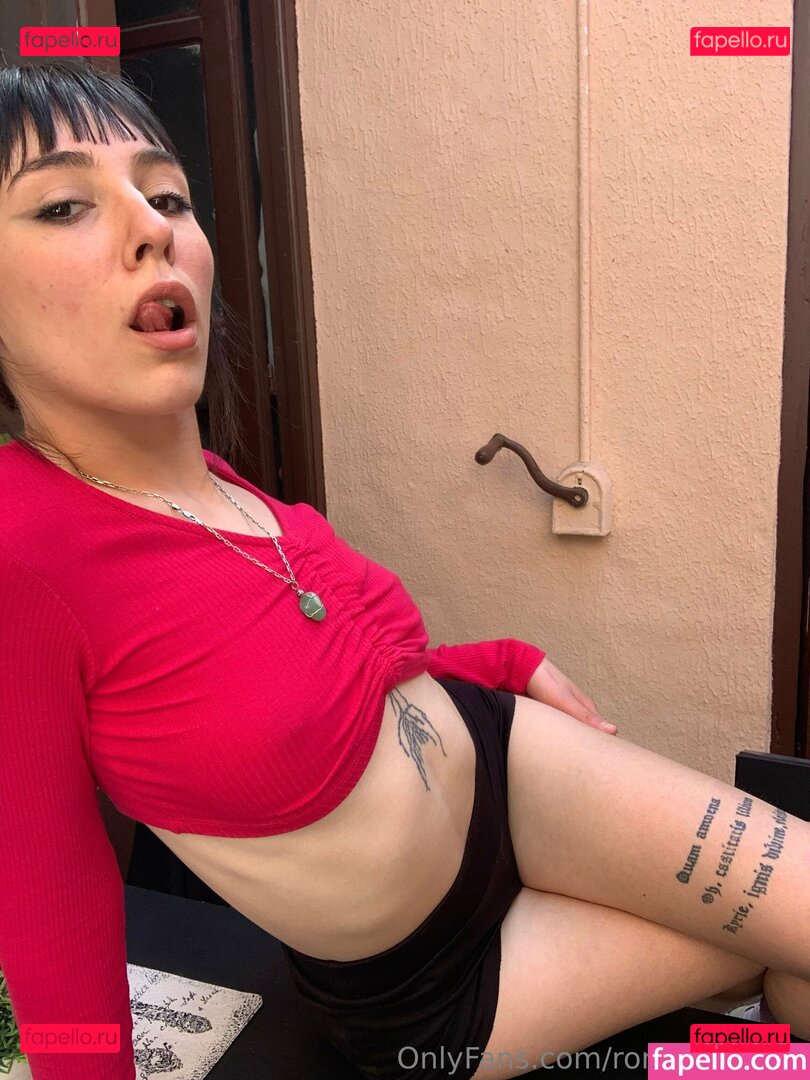 rominababee Nude Onlyfans Photo 12