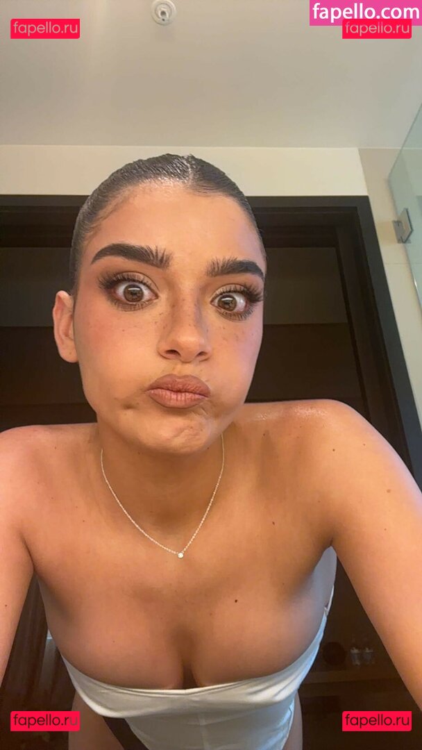 Dixie D'Amelio / charliesdamelio / dixiedamelio