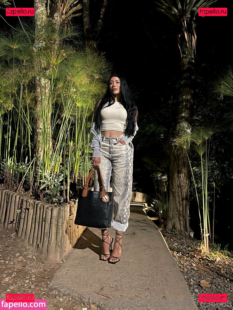 evelin.buitrago / u417634685 Onlyfans Photo Gallery 