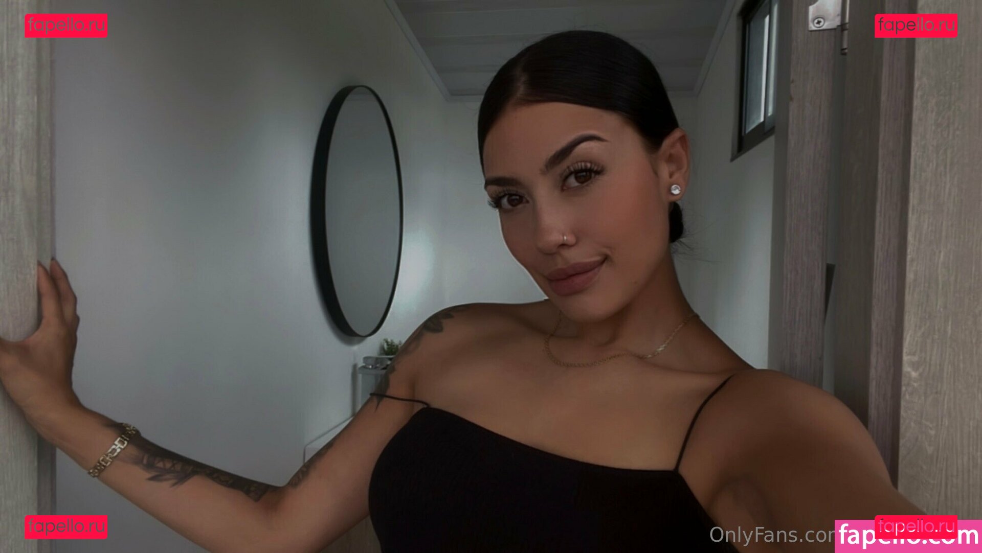 evelin.buitrago / u417634685 Onlyfans Photo Gallery 