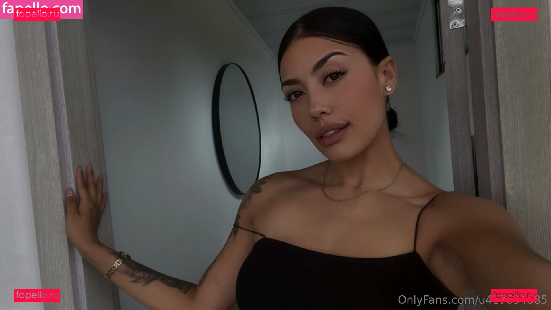 evelin.buitrago / u417634685 Onlyfans Photo Gallery 