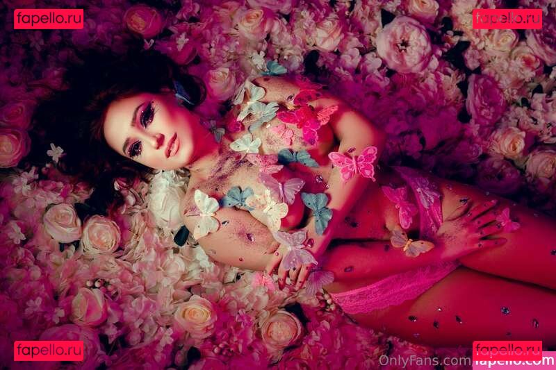 RedDesire / https: / reddesireus Onlyfans Photo Gallery 